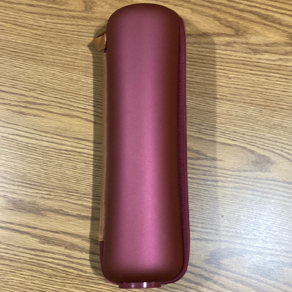 NWOT — Rabbit Insulated Wine Carrier - color is burgundy